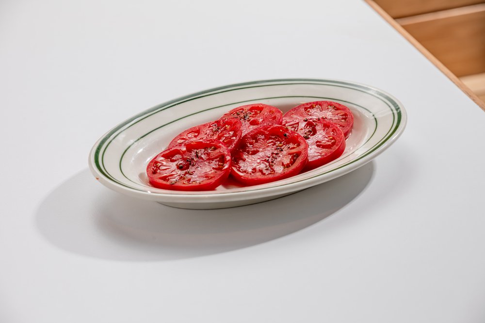 sliced tomato
